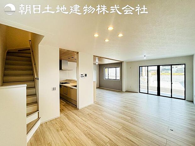 ご家族の一日のはじまりも一日の終わりも、いつもこの空間から。お家のなかで特にこだわって頂きたい空間です。