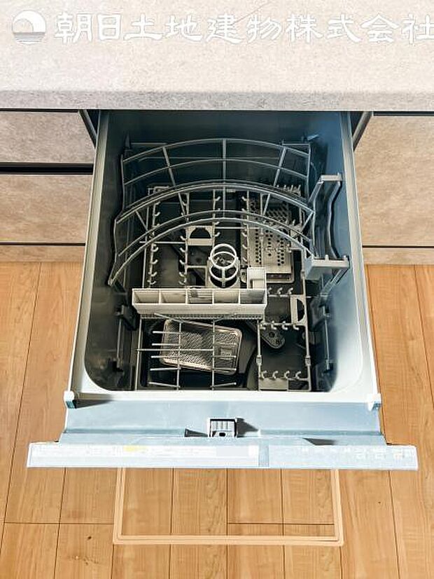 【ビルトイン食洗器】手洗いより楽以外に、手洗いでは難しい50度以上の高温できれいに洗えて更に除菌効果も。
