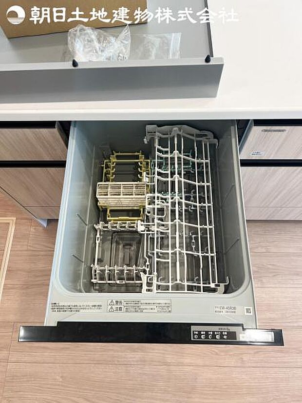 【ビルトイン食洗器】手洗いより楽以外に、手洗いでは難しい50度以上の高温できれいに洗えて更に除菌効果も。