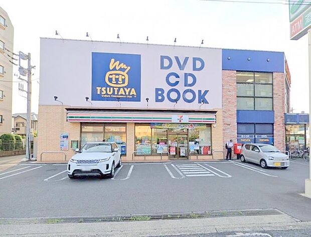 【セブンイレブン　座間相武台店】700ｍ　県道51号沿いにあって駐車場が広い為利用しやすいです。また品揃えも豊富です。