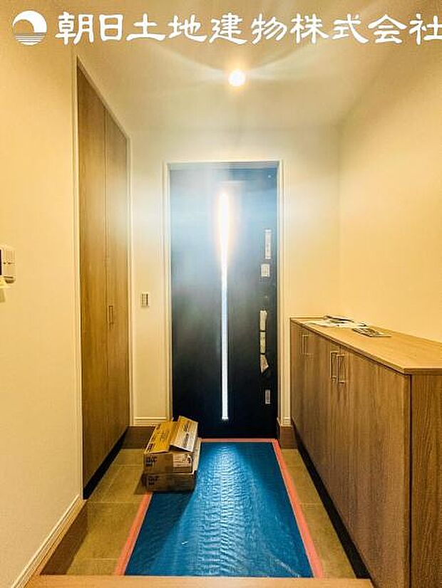 【玄関】玄関スペースもゆとりある空間を確保です。