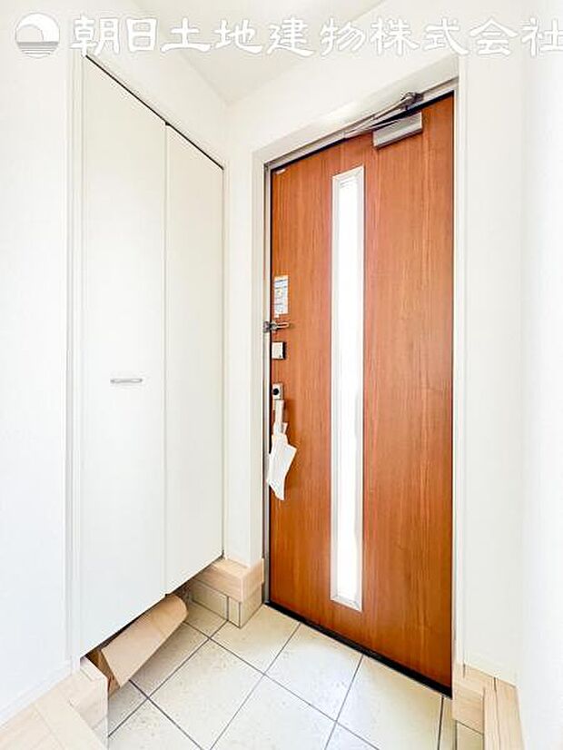 【玄関】玄関スペースもゆとりある空間を確保です。