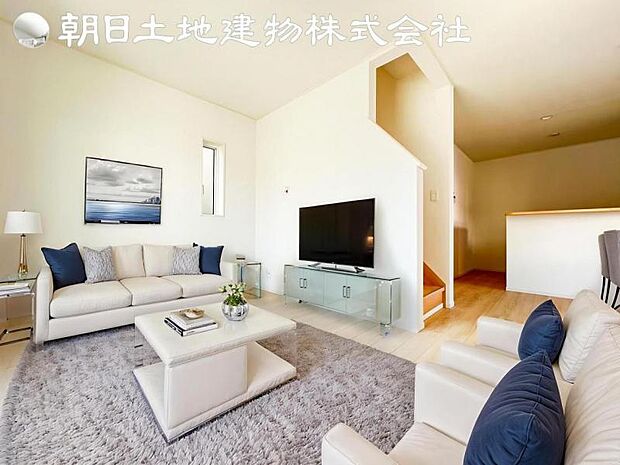 【リビング】ご家族の一日のはじまりも一日の終わりも、いつもこの空間から。お家のなかで特にこだわって頂きたい空間です。※家具等はCG合成です。