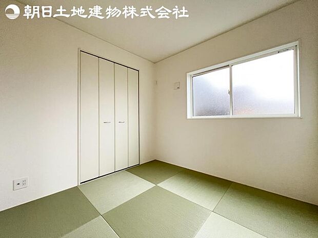 【和室】ほっと寛げる和室をご用意。来客者の宿泊スペースにもいいですね。