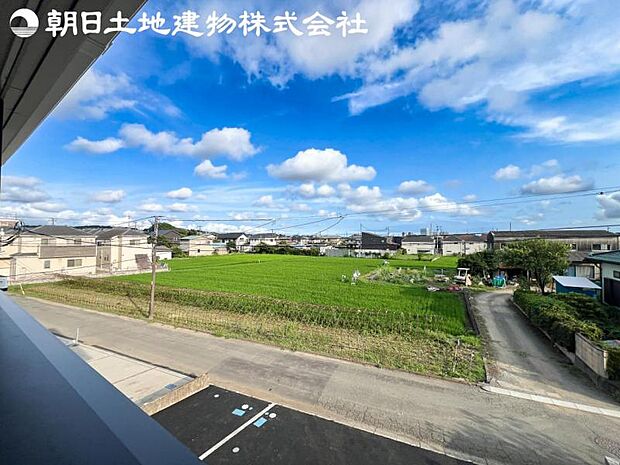 【眺望】眺望は視界を遮る建物がございませんので四季折々の素敵なシティービューが楽しめます。