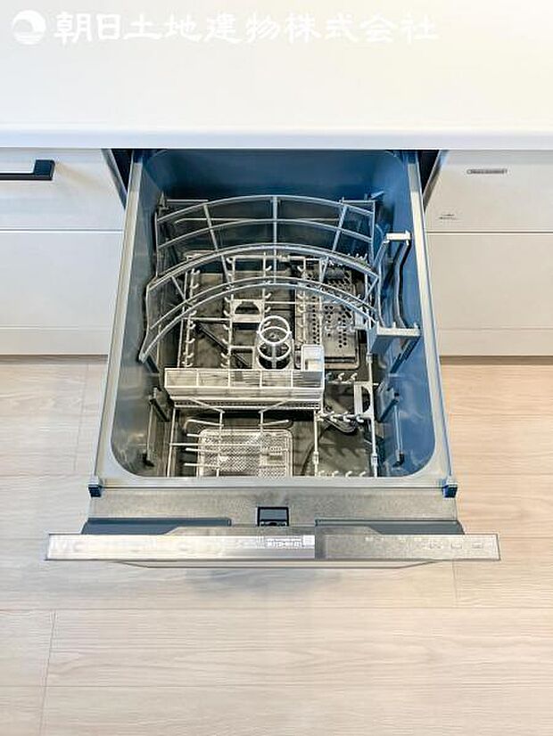 【ビルトイン食洗器】手洗いより楽以外に、手洗いでは難しい50度以上の高温できれいに洗えて更に除菌効果も。