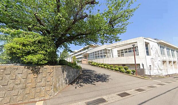 【秦野市立大根中学校】1700m のんびりしていて、生徒が生き生きしています。 生徒が考えて動けるように先生方も協力してくれます。