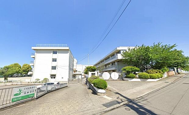 【秦野市立大根小学校】1800m 総合的に地域との連携などもあり、子供を安心して通わせることができます。先生も親身になってくれる先生が多いと思います。