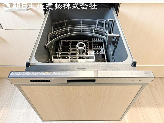 【ビルトイン食洗器】手洗いより楽以外に、手洗いでは難しい50度以上の高温できれいに洗えて更に除菌効果も。