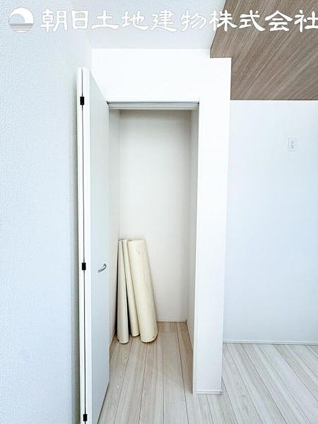 【パントリー】造作で棚などをつければ、より便利に使える可能性も秘めています。