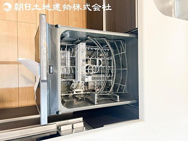 【ビルトイン食洗器】手洗いより楽以外に、手洗いでは難しい50度以上の高温できれいに洗えて更に除菌効果も。