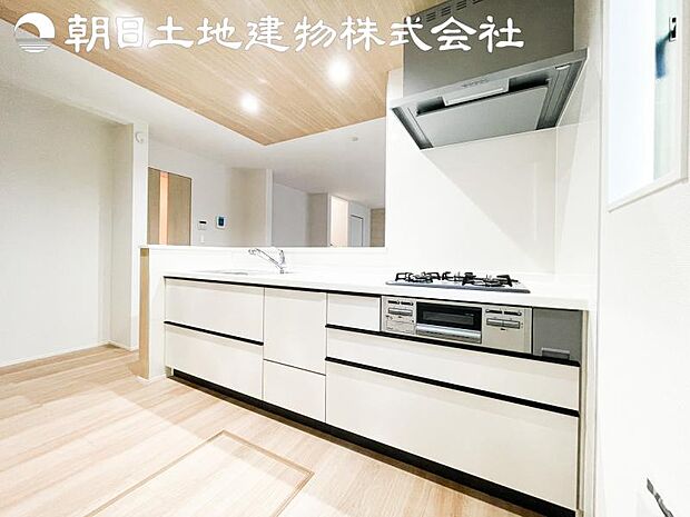 【キッチン】洗礼されたスタイリッシュなデザイン性と使いやすさを備えたキッチンです。