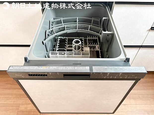 【ビルトイン食洗器】手洗いより楽以外に、手洗いでは難しい50度以上の高温できれいに洗えて更に除菌効果も。