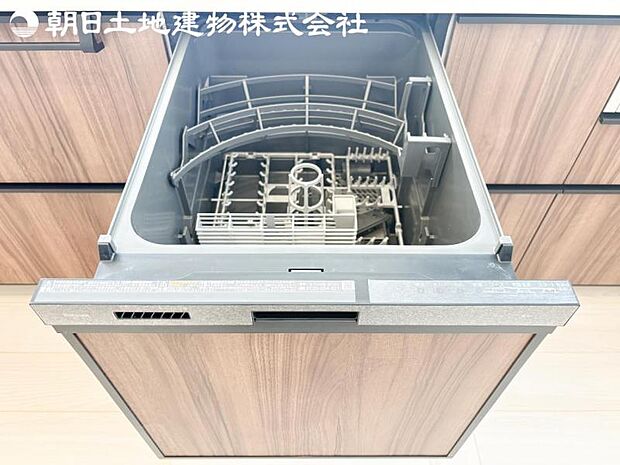 【ビルトイン食洗器】手洗いより楽以外に、手洗いでは難しい50度以上の高温できれいに洗えて更に除菌効果も。