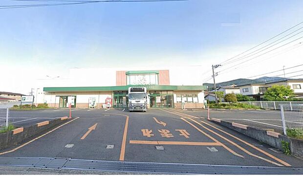 【ユーコープ 鶴巻店】928m 新鮮安心、品数豊富、野菜もきれいでお弁当も美味しいです。