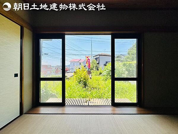 【和室からの眺望】休日はゆっくりとした時間を過ごすことができます。