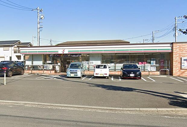 【セブンイレブン 厚木岡田1丁目店】991m 店内が清潔で品揃えも良いです。店員さんの対応も良いです。