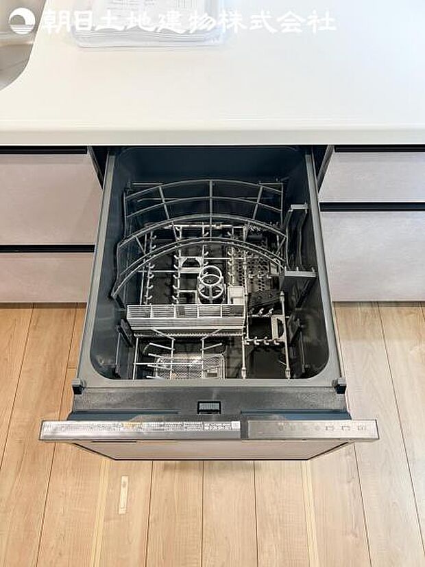 【ビルトイン食洗器】手洗いより楽以外に、手洗いでは難しい50度以上の高温できれいに洗えて更に除菌効果も。