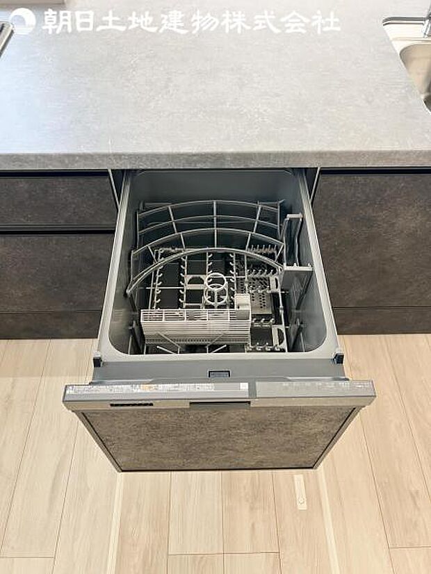 【ビルトイン食洗器】手洗いより楽以外に、手洗いでは難しい50度以上の高温できれいに洗えて更に除菌効果も。