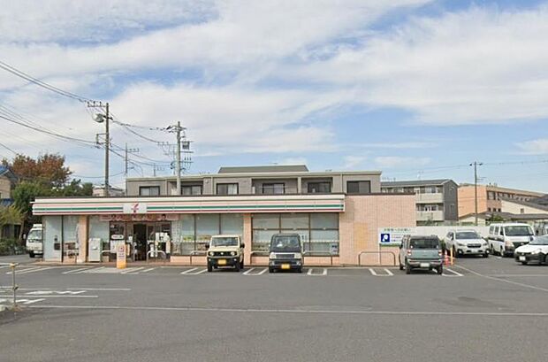 【セブンイレブン藤沢石川店】303m