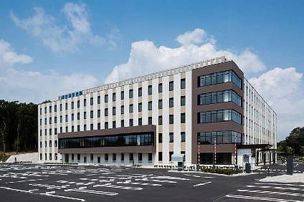 【湘南慶育病院】1437m 患者さんの席まで出向いて同じ目線で話してるのをよく目にします。