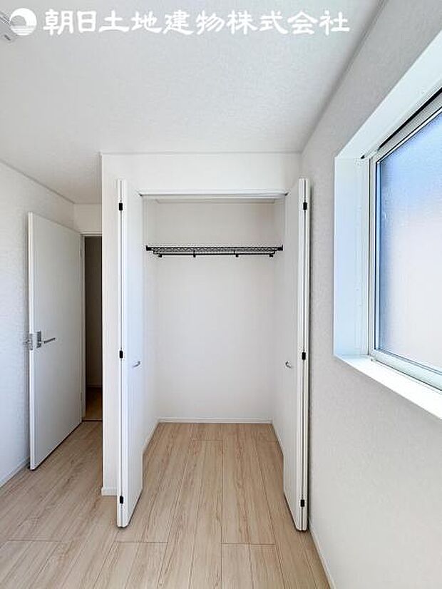 【収納】全居室に収納を完備しておりますので、すっきりとした空間を最大限活用出来ます。