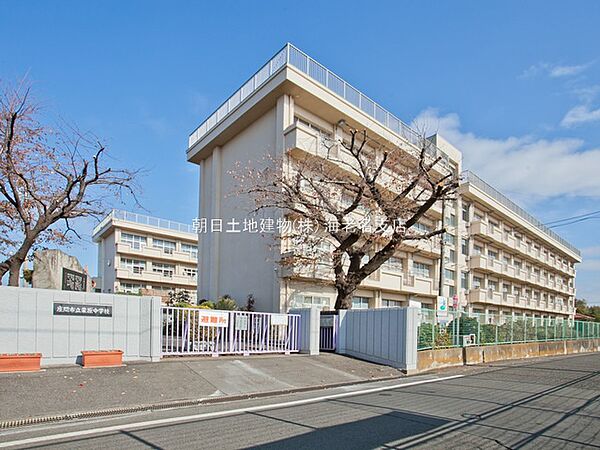 【座間市立栗原中学校】650ｍ　グランドも凄く広くてスポーツが盛んな中学校です。サッカーやソフトボールそしてテニスが盛んです。