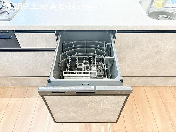 【ビルトイン食洗器】手洗いより楽以外に、手洗いでは難しい50度以上の高温できれいに洗えて更に除菌効果も。