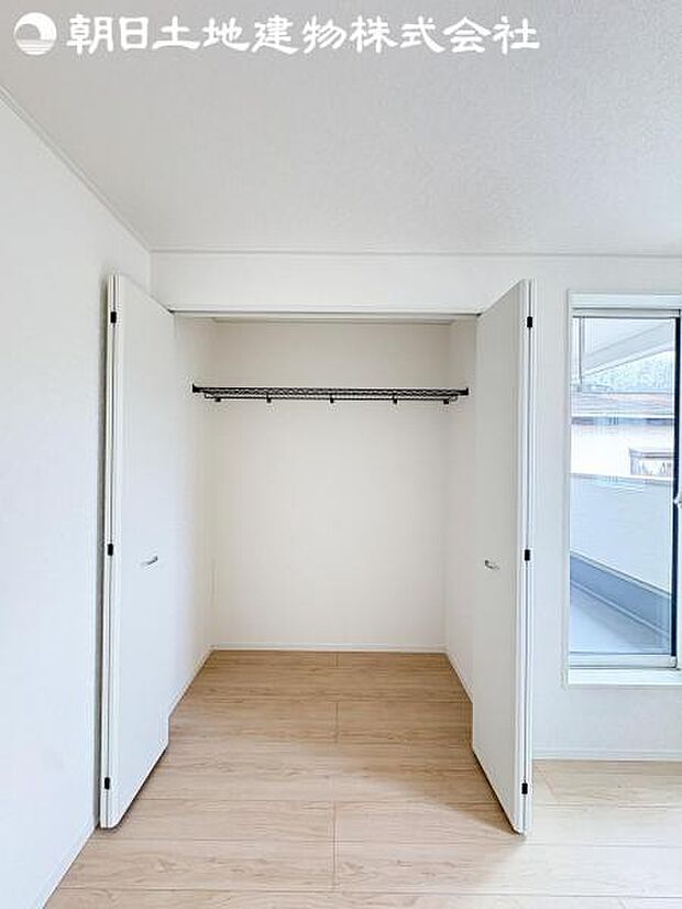 【収納】居室に収納を完備しておりますので、すっきりとした空間を最大限活用出来ます。
