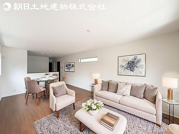 【リビング】静寂も喧騒も楽しめるご家族のお気に入りの大空間。いつまでもその場にいたくなる心地よさがご家族を繋げます。※家具等はCG合成です。