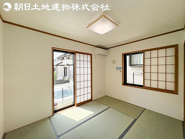 【和室】ほっと寛げる和室をご用意。来客者の宿泊スペースにもいいですね。