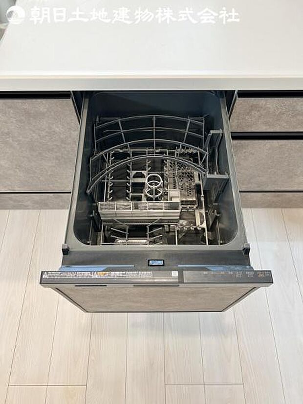 【ビルトイン食洗器】手洗いより楽以外に、手洗いでは難しい50度以上の高温できれいに洗えて更に除菌効果も。