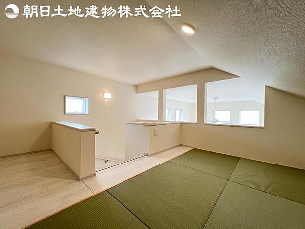 【ロフト】開放感のある空間はお子様のちょっとした遊び場などにも活用できます。