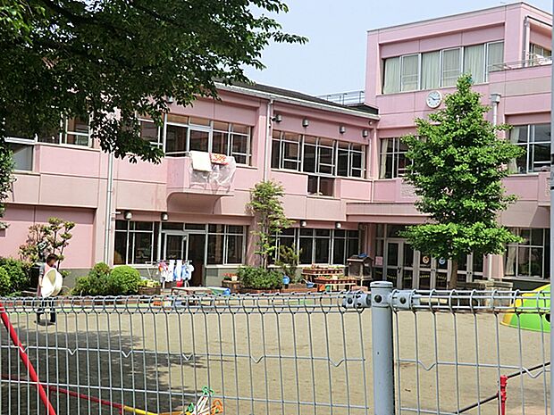 【さくらい幼稚園】223ｍ　豊かな自然に囲まれた幼稚園で子供たちものびのび育ちます。
