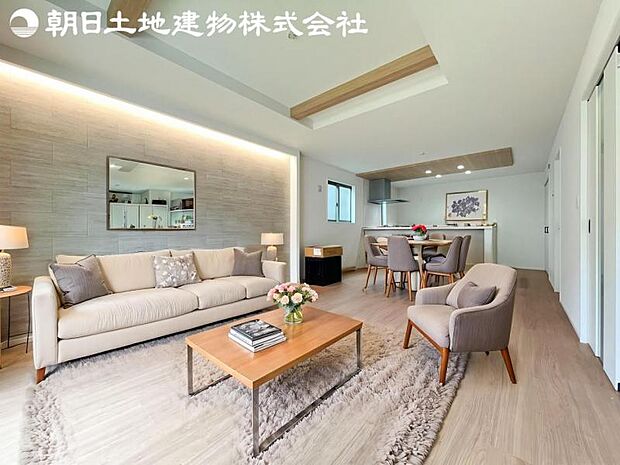 【リビング】静寂も喧騒も楽しめるご家族のお気に入りの大空間。いつまでもその場にいたくなる心地よさがご家族を繋げます。※家具等はCG合成です。