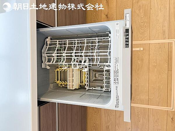 【ビルトイン食洗器】手洗いより楽以外に、手洗いでは難しい50度以上の高温できれいに洗えて更に除菌効果も。