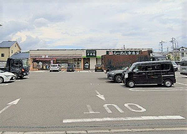 陳列がきれいで商品が見やすいです。駐車場が大きいです。