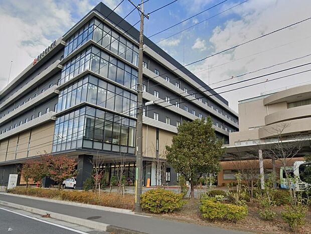総合病院で道路向こうにメディカルクリニックも併設されています。 海老名駅東口より無料シャトルバスが出ているので電車で行っても安心です。