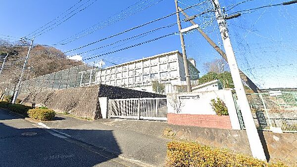 行事や部活動、清掃活動やボランティアなど様々なことに熱心な学校です。