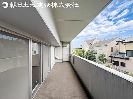 【バルコニー】広々としたワイドバルコニーとなっております。