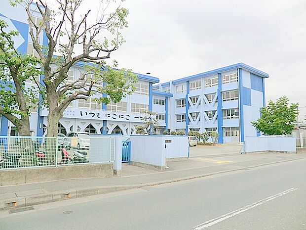 寒川町で最初に開校した中学校です(校長談) 校舎は30年以上のものですが、耐震補強は完了しています。
