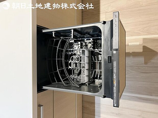 【ビルトイン食洗器】手洗いより楽以外に、手洗いでは難しい50度以上の高温できれいに洗えて更に除菌効果も。