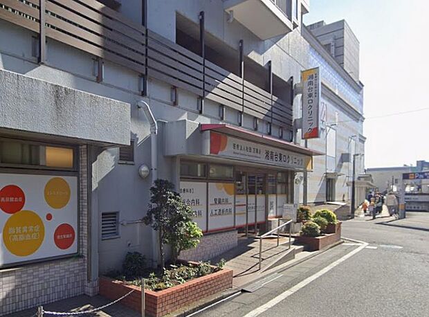 駅前にあり、清潔感のあるきれいな病院です、