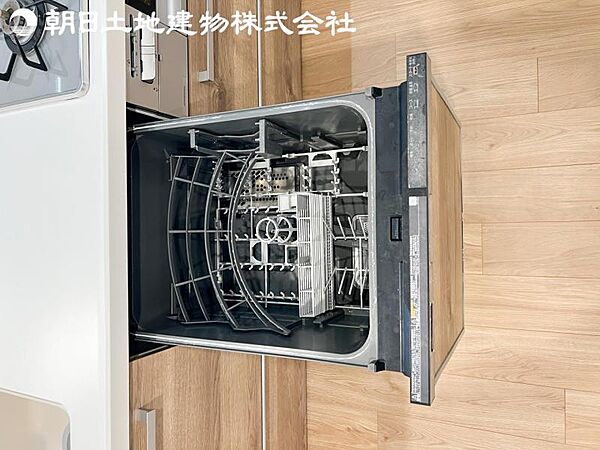 【ビルトイン食洗器】手洗いより楽以外に、手洗いでは難しい50度以上の高温できれいに洗えて更に除菌効果も。