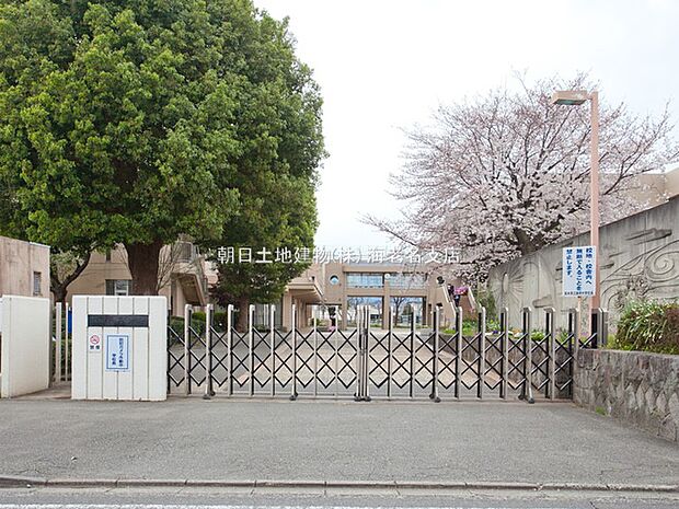 厚木市でも最北端に有る中学校です。