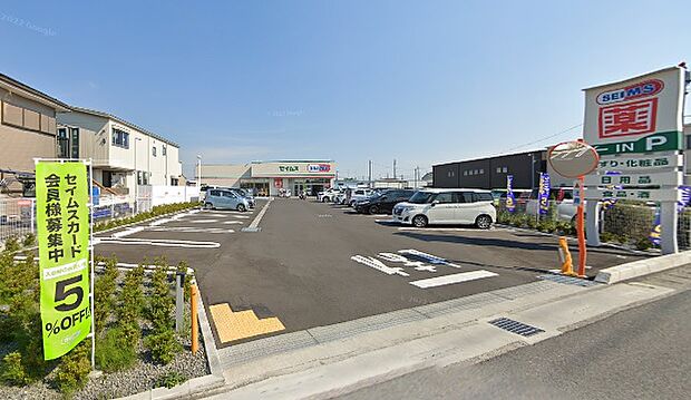 店内もトイレもきれいです。品揃えも豊富です。駐車場も広めです。