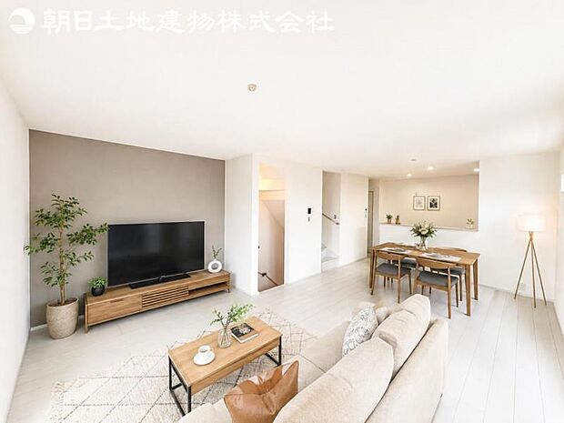 【リビング】静寂も喧騒も楽しめるご家族のお気に入りの大空間。いつまでもその場にいたくなる心地よさがご家族を繋げます。※家具等はCG合成です。
