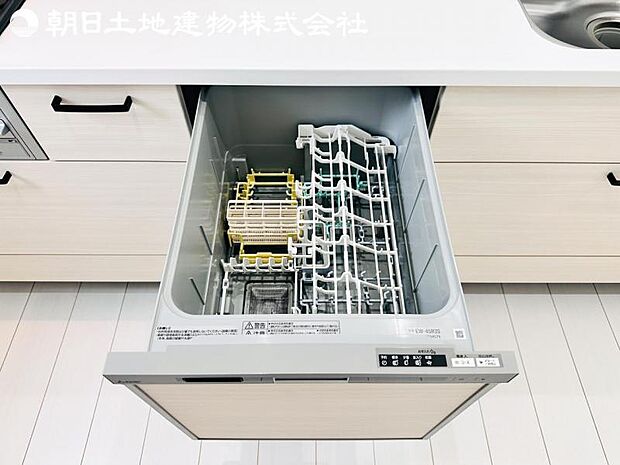 【ビルトイン食洗器】手洗いより楽以外に、手洗いでは難しい50度以上の高温できれいに洗えて更に除菌効果も。