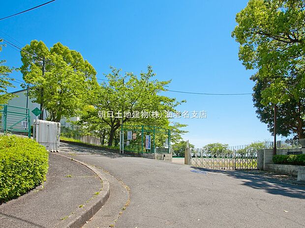 厚木市内の小学校の中では、比較的に歴史の新しい学校です。 