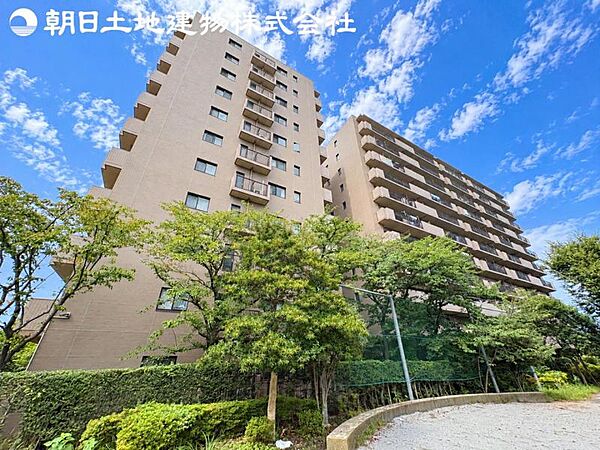 【マンション外観】※室内リフォーム中。モデルルームの見学可能です。